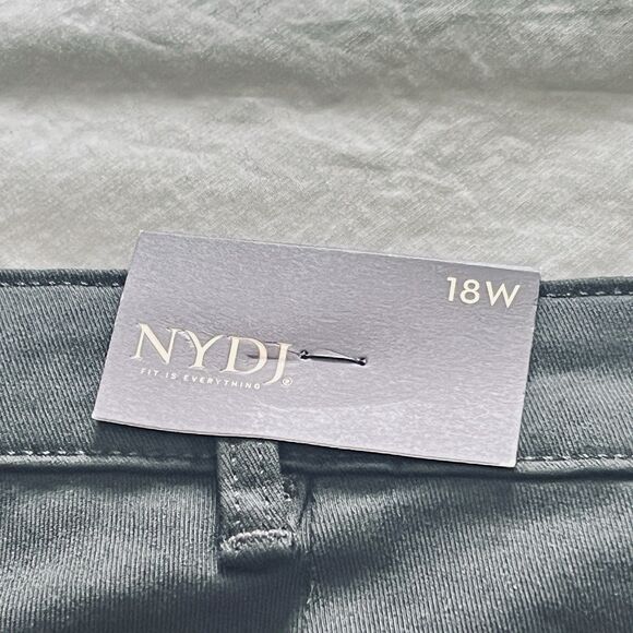 NYDJ Black Bermuda Shorts Size 18W Pockets NWT - Picture 8 of 11